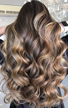 Blonde Brown Highlights, Balayage Long Hair, Highlights For Dark Brown Hair, Highlight Ideas, Blonde Highlights On Dark Hair, Autumn Hair, Golden Highlights