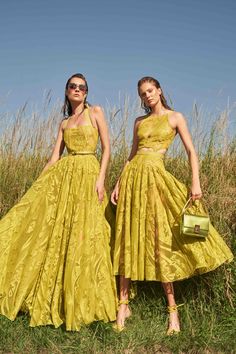 READY-TO-WEAR RESORT 2023 Zuhair Murad Resort 2023, Zuhair Murad Resort, Resort 2023, Shirred Dress, Column Dress, Cape Dress, Runway Fashion, Fashion News