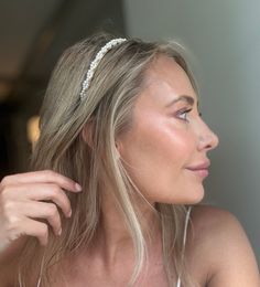 She's cute, she's stylish, you can take her anywhere. This pearl swirl headband has 2 strands of small pearl beads looped around one another. A comfortable fit makes it easy to elevate any look! Headbands are the easiest alternative for changing your look on the big day or dressing up your rehearsal dinner! Also great for a flower girl due to ease of applying. Flower Girl Baby, Flower Girl Headpiece, Pearl Bridal Headpiece, Headband Flower, Beaded Wedding, Pearl Bridal, Bridal Headpiece, Wedding Headband, Turban Headbands