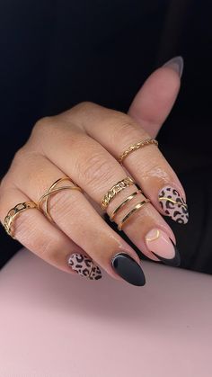 Nail Designs With Cheetah Print, Nail Ideas Football, Cute Nails Cheetah, Dark Leopard Print Nails, Cheetah And Gold Nails, Easy Leopard Nails, Gel C Nail Designs, Nail Inspo Edgy