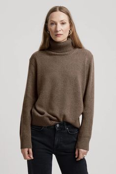 Brown Cashmere Roll Neck | Recycled Cashmere - ASKET Capsule Wardrobe Checklist, I Fall To Pieces, Recycled Cashmere, Winter Wardrobe Essentials, Winter Capsule Wardrobe, Cashmere Color, Ethical Brands, Cashmere Yarn, Long Knit