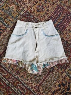 "Vintage EnChante shorts, size 9. Made in USA. In excellent used condition, rust stain near button, haven't tried to get out. Waist: 11.5\" Rise: 12\" Hips: 18.5 Length: 13\"" Safety Shorts, Skorts, No Frills, Short Outfits, Vintage 90s, Made In Usa, Womens Shorts, Zipper, Clothes For Women