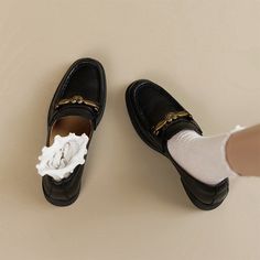 These loafers are designed in a timeless, minimal silhouette, so you'll be sure to wear them often. Made from soft leather, soft bottom that ensure all-day comfort. Wear yours with tailoring and denim alike. Color: Coffee/BlackMaterial: CowhideLining: Genuine LeatherInsole: SheepskinSole: RubberHeels: 3Cm/1.18"Weight: 0.22kg Each Shoes Production Time: About 5-7 days (Any exceptional case will email you, Please pay attention to your email left) Shipping Time: Free Shipping To most locations, del Classic Everyday Loafers For Fall, Classic Everyday Fall Loafers, Classic Black Everyday Loafers, Classic Black Loafers For Everyday, Classic Everyday Loafers With Flat Heel, Classic Flat Heel Loafers For Everyday, Elegant Black Everyday Loafers, Elegant Everyday Loafers With Round Toe, Classic Closed Toe Everyday Loafers