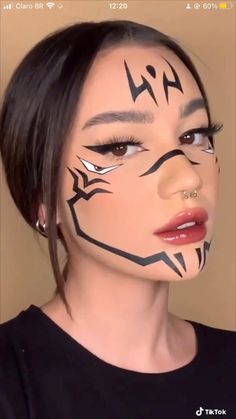 Jjk Sukuna Makeup, Sukuna Face Paint, Sukuna Makeup Tutorial, Sukuna Costume Female, Sukuna Eyeliner, Female Sukuna Cosplay, Sukuna Female Cosplay