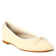 Women's ballet flat in beige leather



 Unlined full grain leather

 Padded insole



 Rubber sole



 Made in Italy




 Composition:
 Upper: 100% Leather
 Bottom: Rubber and Leather
 Insole: 100% Leather Classic Beige Slip-on Ballet Flats, Calf Leather Ballet Flats For Spring, Formal Beige Ballet Flats With Leather Sole, Beige Closed Toe Ballet Flats For Spring, Cream Leather Closed Toe Ballet Flats, Cream Leather Shoes For Spring, Cream Ballet Flats With Leather Sole, Chic Beige Ballet Flats With Leather Sole, Beige Pointed Toe Classic Flats