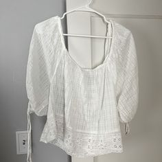 American Eagle Wide Neck Puff-Sleeve White Blouse Size Women’s Large. Never Worn. New With Tags. Casual Peasant Top With Lantern Sleeves For Brunch, Summer Puff Sleeve Blouse, White Blouse With Elastic Sleeves For Summer, Cotton Blouse With Gathered Sleeves For Brunch, Chic Peasant Top With Puff Sleeves, Peasant Puff Sleeve Top For Spring, White Puff Sleeve Top With Gathered Sleeves For Summer, Blouson Lantern Sleeve Tops For Brunch, Lantern Sleeve Blouse With Elastic Sleeves For Brunch