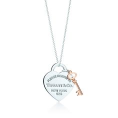 -Has Been Worn -Has Minor Tarnishing/Wear -Comes With Box And Dust Bag -Silver Heart And Chain With Rose Gold Key Return To Tiffany Heart Tag Pendant, Tiffany Key Ring, Tiffany Key, How To Become Pretty, Tiffany And Co Jewelry, Return To Tiffany, Chanel Cruise, 2016 Trends, Fashion And Beauty Tips