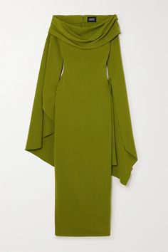 Solace London's 'Arden' dress has a draped off-the-shoulder neckline and waterfall-effect sleeves that create plenty of drama. It's cut from 'Sweet Pea' green crepe in a slim fit that creates and accentuates an hourglass silhouette. The skirt is split at the back, so you can walk a little easier in heels. Epic Costumes, Greek Goddesses, Brunch Outfits, Crepe Maxi Dress, Moda Hippie, Solace London, Statement Shoes, Fashion Drawings, Dress Modest