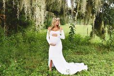 image 0 White Long Sleeve Gown, Maternity White Dress, Long Sleeve White Gown, White Dress Long Sleeve, Outfit Pregnant, White Dress Long, Pregnant Bride, White Maternity Dresses