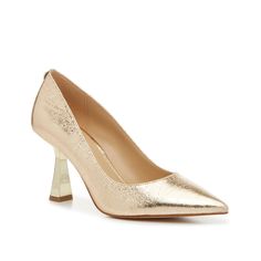 Michael Kors-Clara Pump Pop off with this polished pair from Michael Michael Kors! The Clara pumps from are a reimagined version of a simple style, complete with a trendy pointed toe, a sleek flared heel, and a elegant gold hue. Gold Pumps, Simple Style, Gold Metal, Michael Kors, Sleek, Pumps, Heels, Gold