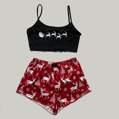 Brand New Without Tag, No Flaws Christmas Print Cami Top And Shorts Set Western Pjs For Women, Cute Christmas Pjs, Christmas Pajamas Women, Pjs Aesthetic, Christmas Pajama Shorts, Cute Christmas Pajamas, Glam Closet, Xmas Pjs, Womens Christmas Pajamas