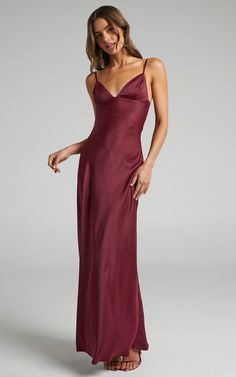 Prom Dress Inspo, Madeline Gardner, Looks Pinterest, Alt Outfits, Winter Inspo, Prom Dress Inspiration, Pretty Prom Dresses, Grad Dresses, Satin Maxi Dress