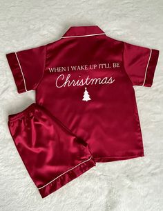 **PYJAMAS ORDERED BEFORE 18th DECEMBER WILL ARRIVE IN TIME FOR CHRISTMAS** Payment plans now available for large orders!! Contact us for more details!! Luxurious Christmas Satin PJs! A beautiful personalised keepsake gift. You'll receive One Pair of Personalised Satin Pyjamas Featuring a short sleeved button up top and matching short bottoms. Kids Size XS - age 3-4 S - age 5-6 M - age 7-8 L - age 9-10 XL - age 11-12 Add the following details in notes to seller Name for personalising Ladies sizes Personalised Christmas Pyjamas, Pjs Christmas, Christmas Family Pjs, Cute Christmas Pjs, Christmas Pyjamas, Kids Christmas Pjs, Personalized Christmas Pajamas, Family Photo Outfits Winter