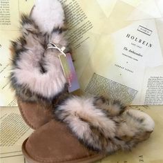 Emu Australia Jolie Lava Slippers Shearling Fur Lined Brown Multi New With Tags * Size: 37 / 6 Retail Price $80 Australia Sheepskin Fall Faux Fur Lined Slippers, Fluffy Round Toe Slippers, Winter Faux Fur Lined Slippers, Faux Fur Slippers With Round Toe For Fall, Emu Shoes, Fuzzy Slides, Emu Australia, Fairy Floss, Shearling Slippers