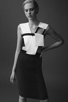 Mugler Resort 2015 - Slideshow - Runway, Fashion Week, Fashion Shows, Reviews and Fashion Images - WWD.com Geometric Fashion, Off White Dresses, Takashi Murakami, Futuristic Fashion, 2015 Fashion, Issey Miyake