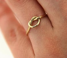 Solid 14k Yellow Gold Love Knot Ring / Gold Pretzel | Etsy Diy Wire Jewelry Rings, Wire Jewelry Rings, Diy Jewelry Rings, Diy Ring, Love Knot Ring, Gold Leaf Painting, Wire Ring, Ringe Gold, Diy Wire Jewelry