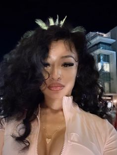 Brazilian Baddie, Curls And Bangs, Wig With Curls, Pretty Black Women, Black Women Curly Hair, Edgars Haircut, Women Curly Hair, Plum Hair, Curly Hair Women