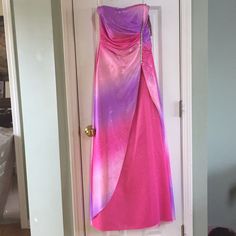 Nwt Turn Heads With This Stunning Full Length Glitter Splattered Gown With Rhinestone Embellishment!! Pink Glitter Dress, Descendants Dr, Prom Inspo, Formal Dance, Long Prom Gowns, Dream Dresses, Dark Feminine, Glitter Dress, Hot Nails