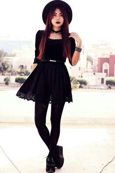 80s goth style - Google Search Wear Black Dresses, Look Grunge, Goth Outfit, Cute Goth, Punk Princess, Mode Boho, Goth Dress, Rocker Chic