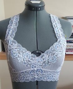 Sewing Bras, Lingerie Patterns, Bra Sewing, Sewing Lingerie, Kwik Sew, Diy Vetement, Bra Pattern, Mode Boho, Creation Couture