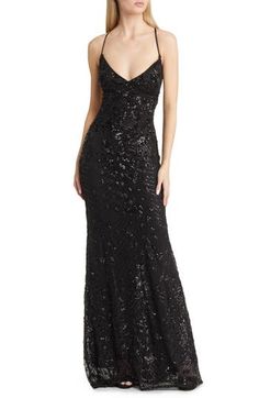 Halter Neck Gown, Prom Dress Inspo, Sparkly Prom Dresses, Winter Formal Dresses, High Low Maxi Dress, Unique Prom Dresses, Black Prom Dress, Prom Dress Inspiration, Grad Dresses