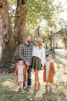 Family Photo Green Dress, Bright Green Family Picture Outfits, Green And Brown Christmas Family Pictures, Family Photo Orange Color Schemes, Sage Green And Burnt Orange Family Picture Outfits, Blush And Olive Outfit, Family Photos With Trees, Family Photo Outfits Pregnant