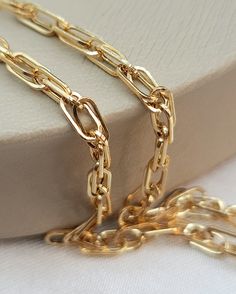 Men's & Women's 18K Gold Paperclip Chain necklace! --- Crafted in GUARANTEED HIGH-QUALITY 18-Karat GOLD -- Pure Gold Material, Not Gold-Filled or Plated --- ** Chain options base on their length and weight: 20 inches - 2 millimeter - 3.25 grams 20 inches - 3 millimeter - 5.00 grams Closure: Lobster clow ( Strong and Durable ) Style: Paperclip   Please feel free to message me for any costume sizing or engraving requests! * About 18K Gold: 18K gold pieces are crafted to last a lifetime. When it co Gold Paperclip Chain Necklace For Anniversary, Cable Chain Link Necklace For Anniversary, Figaro Link Chain Necklace For Anniversary, Classic Paperclip Chain Necklace For Anniversary, Anniversary Link Chain Necklace With Paperclip Chain, Anniversary Paperclip Chain Link Necklace, Anniversary Paperclip Chain Necklace, Anniversary Yellow Gold Paperclip Chain Necklace, Cuban Link Necklace