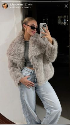 @| luizabonna Fur Coat Outfits, Instagram Autumn, City Outfits, Casual Outerwear, Outfit Inspo Fall, Basic Outfits