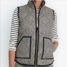 Nwt J Crew Quilted Puffer Herringbone Vest Black Size Xxs Material : 60% Down Filled Poly, 100% Polyester Color: Black (Trim, Inside), Grey, Ivory Pattern: Printed Herringbone Jcrew Vest, Herringbone Quilt, Navy Blue Vest, Herringbone Vest, White Herringbone, Womens Puffer Vest, Quilted Puffer Vest, Brown Vest, Black And White Fabric