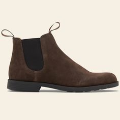 Dressed up or down, the brown suede #2391 is the perfect day-to-night boot. Blundstone Boots Mens, Mens Dress Ankle Boots, Men's Dress Boots, Casual Leather Boots, Chelsea Boots For Men, Blundstone Boots, Ankle Boots Dress, Mens Dress Boots, Brown Chelsea Boots