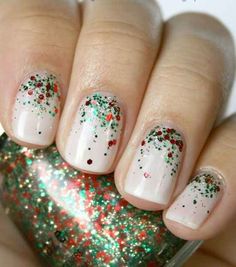 Merry and Bright Holiday Nails Easy, Nail Art Noel, Christmas Nail Art Easy, Christmas Colours, Nail Art Glitter, Holiday Nail Designs, Christmas Nails Easy, Christmas Nail Art Designs, Xmas Nails