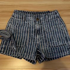 American Eagle Pinstripe Short With Belt Size 2 Never Worn! Adorable!! Blue Vertical Stripes Short Bottoms, Trendy Striped Shorts With Built-in Shorts, Striped High-waisted Jean Shorts For Summer, Summer Striped High-waisted Jean Shorts, Trendy Blue Bottoms With Vertical Stripes, Blue Vertical Stripes Bottoms For Summer, Striped Cotton Jean Shorts For Summer, Striped Cotton Shorts With Pockets, Striped Jean Shorts For Summer