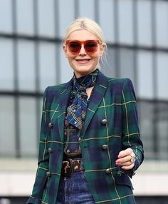 Herbstliche Outfit-Inspirationen für jeden Tag - 7 verschiedene Looks | Lieblingsstil Petra Dieners, The World Is Your Oyster, World Is Your Oyster, Oversize Pullover, Advanced Style, Women Outfit, Womens Plaid, Plaid Shirt, Women's Plaid Shirt