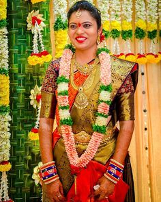 Wedding Bridge, Kanchipattu Sarees, Bridal Hairdo, Indian Flowers, Wedding Sutra, Garland Wedding, Traditional Sarees