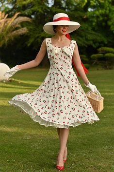 30-70% OFF✓ Fast Shipping✓Step into retro style with this white 1950s cherry bow sweetheart neck dress. Perfect for adding vintage flair to your wardrobe. Shop now! 1950s African American Fashion, 1940-1950 Fashion, Vintage 60s Outfits, 1950s Summer Dress, 60s Sleepover, 1960s Fashion Women Casual, Vintage Cherry Print Dresses For Spring, White Retro Square Neck Dress, Retro White Square Neck Dress