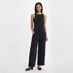 Apron Women's Overalls - Black | Levi's® US Cotton Shortalls With Relaxed Fit For Fall, Fall Cotton Shortalls In Relaxed Fit, Fall Utility Shortalls For Workwear, Black Utility Denim Jumpsuit For Fall, Cotton Shortalls For Workwear In Fall, Casual Relaxed Fit Shortalls For Fall, Casual Bib Front Overalls For Streetwear, Fall Relaxed Fit Shortalls With Pockets, Fall Utility Overalls