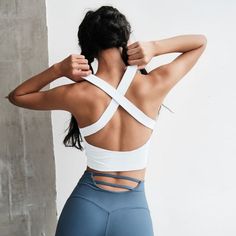 Crop Tops For Women, Women Sportswear, Yoga Crop Tops, Maxi Dresses Fall, White Sports Bra, Crop Top Bra, Women Sports, Pink Sports Bra, Navy Fashion