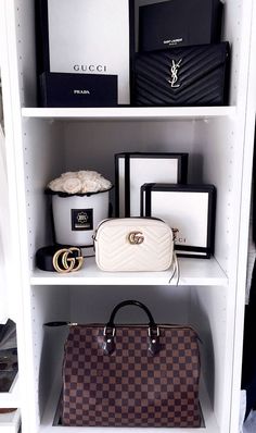 Τσάντες Louis Vuitton, Ysl Wallet On Chain, Gucci Marmont Mini, Pax System, Walking Closet, Handbags And Purses, Beauty Room, Gucci Handbags, My New Room