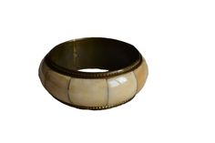 -> When you buy two products from my store, you get the third lowest price as a gift. All items are included in the promotion. Please write to me to participate in the 2+1 promotion. Vintage India brass and bovine bone inlay bracelet.  Rigid solid loop bracelet that slips onto your wrist without a clasp. Boho chic 70s bracelet. Heavy, chunky bangle. These bone bangles are an classic attractive festival accessory and each bangle will have variations in the bone's natural markings. Brand: unbrande Bohemian Cream Bangle Jewelry, Bohemian Cream Bangle, Bohemian Cream Bangle Bracelet, Vintage India, Brass Bangle, Festival Accessories, Bone Inlay, Colorful Boho, Bangle Bracelet