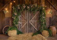 Rustic Barn Wood Door Backdrop - Gatsby Backdrop Country Photobooth, Barn Door Wedding Backdrop, Wood Wedding Backdrop, Rustic Church Wedding, Barn Door Wedding, Barn Wood Door, Barn Backdrop, Door Backdrop, Barn Door Decor