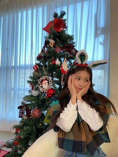 #Gidle #Миён #Miyeon #kpop Miyeon Christmas Icon, Gidle Christmas Icons, Christmas Korea, Kpop Christmas, Gidle Miyeon, Cho Miyeon, G I Dle Miyeon