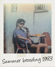 a man sitting at a table with a drink in his hand and the caption reads, summer broading 1933