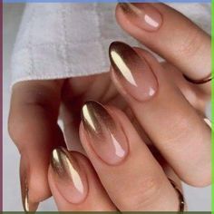 Here are the Cutest Fall Nails to Fall in Love With This Season. Copy these fall nail art designs that are cute and trendy this fall season. Nail Spring, Unghie Sfumate, Golden Nails, Thanksgiving Nails, Metallic Nails, Classy Nails, Chic Nails, Nail Arts