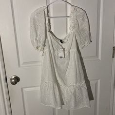 Women’s Small Super Cute! Still Has The Tags On! Never Worn, It Was A Gift And I Loved It I Just Had Something Too Similar. I’m 5’5 And It Ends About 2 Inches Above The Knee Square Neck And Back White Sundress, Dress H&m, H M Dresses, Hm Dress, Above The Knee, Square Neck, Sundress, The Knee, H&m