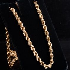 14k Yellow Gold Rope Style Chain Necklace 34.2g 24" Length 4.1mm WidthMetal Information: 14k Yellow GoldTotal Weight: 34.2gChain Width: 4.1mmChain Length: 24"Estimated Retail Price: $5190.00OUR PRICE: $4150.0045887 Elegant Rope Chain Jewelry In Cuban Link Style, Formal Oval Link Rope Chain Jewelry, Luxury Jewelry With Rope Chain Link, Luxury Rope Chain Link Jewelry, Yellow Gold Cuban Link Rope Chain, Yellow Gold Cuban Link Rope Chain Jewelry, 14k Gold Rope Chain Luxury Necklace, Yellow Gold Jewelry With Rope Chain Link, Luxury 14k Gold Rope Chain Necklace