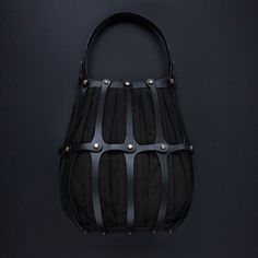 LARGE CAGE BAG £1,080 Cage Bag, Cheap Handbags, Purse Styles, Leather Bags Handmade, Cute Bags, Leather Design, Beautiful Bags