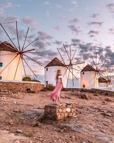 Mykonos, one of the most famous islands of the cyclades, is totally worth the visit! Discover all its prettiest corners in this article about the best Instagram photo spots in Mykonos! I am giving you the exact location of the 20 most instagrammable places in Mykonos and my travel and photo tip! Mykonos Island, Best Instagram Photos, Most Instagrammable Places, Visit Amsterdam, Mykonos Greece