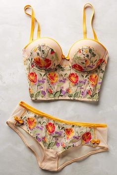 Fashion Design Inspiration, Bohol, Cute Lingerie, Pretty Lingerie, Dolce E Gabbana, Vintage Lingerie, Beautiful Lingerie, Bras And Panties, Mode Inspiration