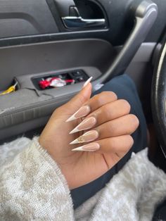 Stilettos French Nails, Stiletto Nails Aesthetic, Stiletto French Tip Nails, Stiletto Nails French Tip, Stiletto French Tip, French Tip Stiletto Nails, French Tip Stiletto, Simple Stiletto Nails