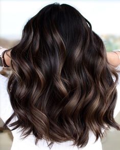 Black Hair Balayage Short Hair, Brown Balayage On Black Hair Short, Dark Short Hair Ideas, Balyage Short Black Hair, Dark Brown Hair With Honey Brown Highlights, Mid Length Dark Hair With Highlights, Short Black Balayage Hair, Dark And Light Brown Balayage, Balayage On Short Black Hair